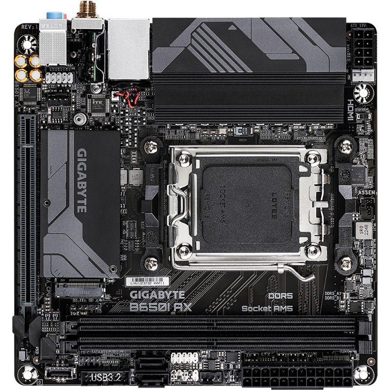 Материнская плата GIGABYTE B650I AX